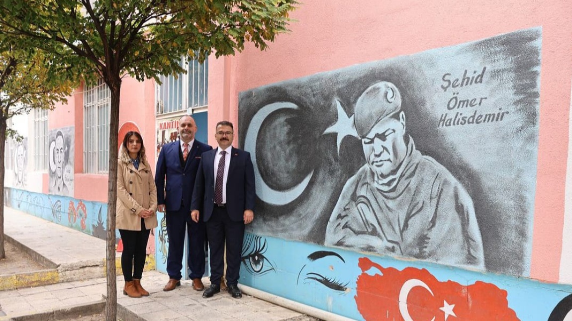 Sayın valimiz Ercan Turan okulumuzu ziyareti.